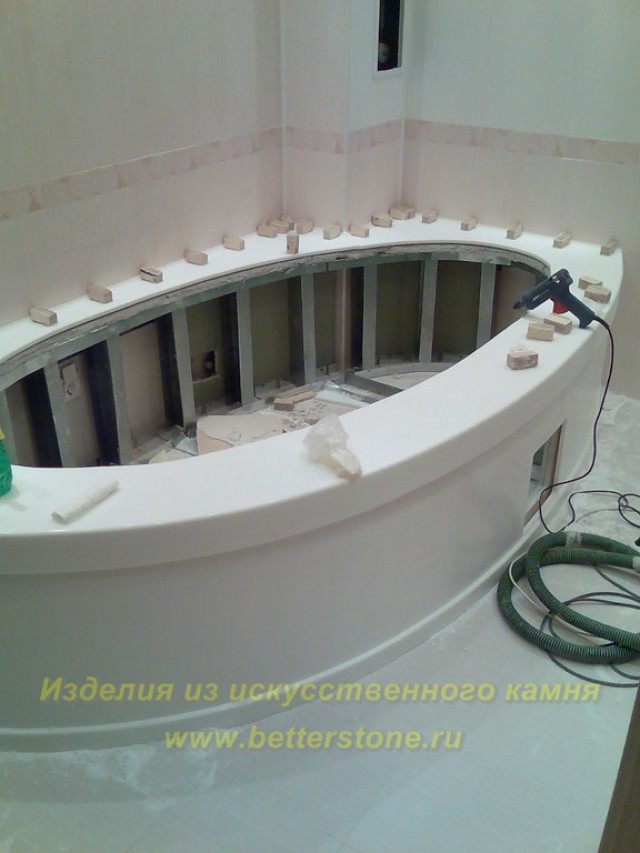 Подиум для ванны из искусственного камня