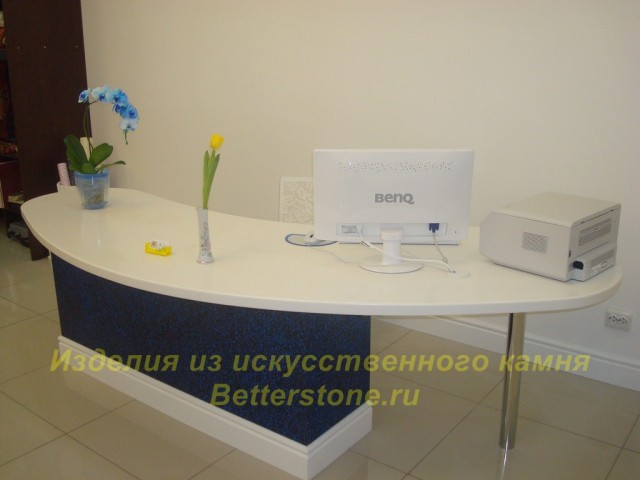 Радиусный стол. Выбираем практичную мебель для офиса